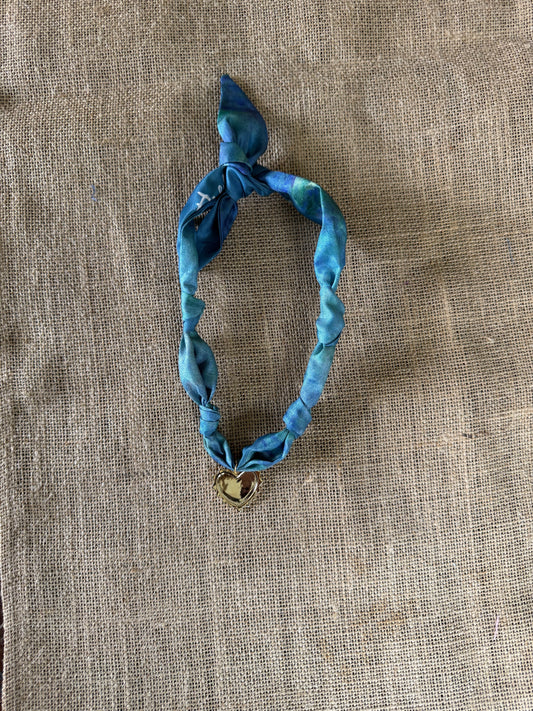 The scarf necklace